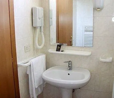 فندق هوتل إنداستريال